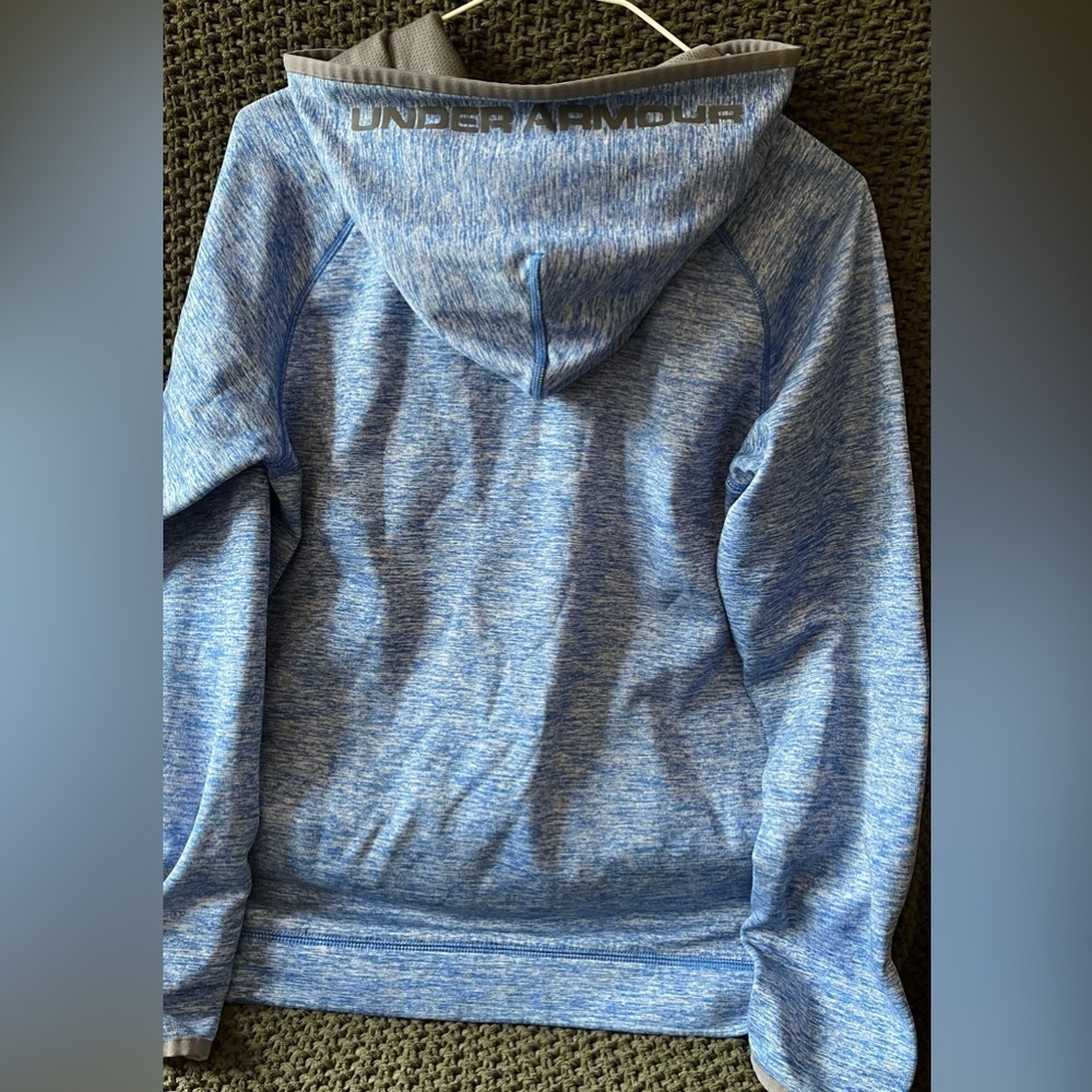 Under Armour Boy’s Blue Hoodie ‘Cold Gear’ Loose Fit, Front Pocket; Size YXL - Picture 2 of 11